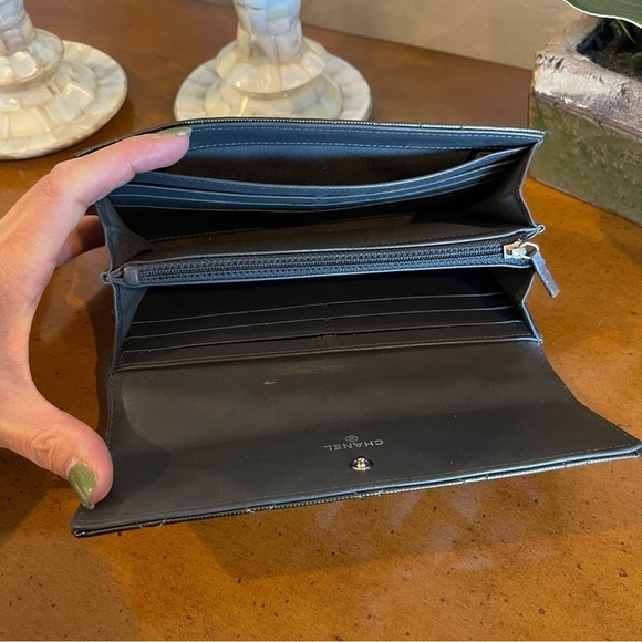 RARE Khaki CHANEL Quilted CC Logo Black Enamel Patent Leather Long Bifold Wallet - Picture 9 of 12